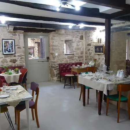 Guest house La Bastide De *